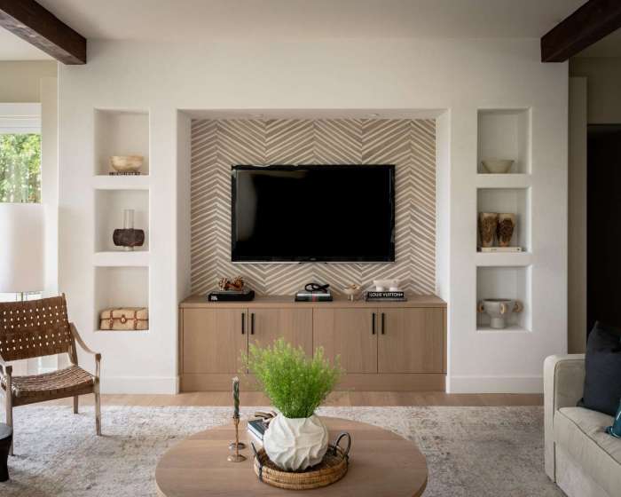 How to decorate living room with tv stand