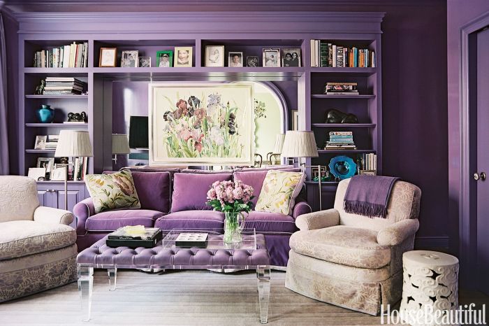 How to decorate a purple living room